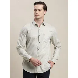 Turtle Men Relaxed Slim Fit Solid Spread Collar Casual Shirt-picture-24