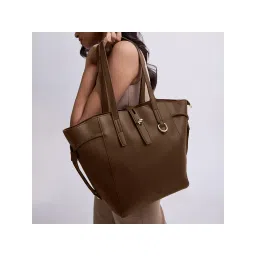 Twenty Dresses by Nykaa Fashion Tan Metal Detail Women's Bucket Tote Bag-picture-10