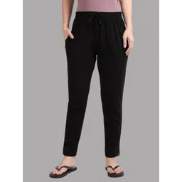 twin birds Women Solid Black Track Pants-picture-13