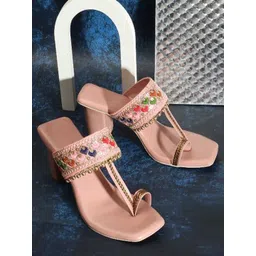 TWIN TOES Embellished Ethnic Block Sandals-picture-15