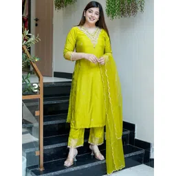 TWINS LADY Women Floral Printed Kurta with Trousers & Dupatta-picture-24