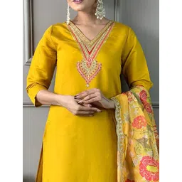 TWINS LADY Women Floral Yoke Design Chanderi Cotton Kurta with Trousers & With Dupatta image 4