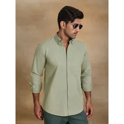 Uncluttered Closet Men Standard Fit Solid Button-Down Collar Casual Shirt-picture-21