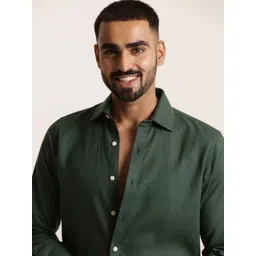 Uncluttered Closet Men Standard Fit Solid Spread Collar Linen Casual Shirt-picture-28