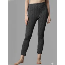 UNDERLOOP Striped Mid-Rise Thermal Bottoms-picture-13