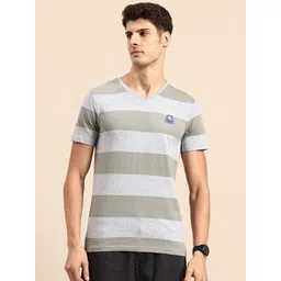 United Colors of Benetton Men Striped V-Neck T-shirt-picture-37