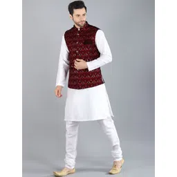 Uri and MacKenzie Men Regular Kurta with Churidar image 2
