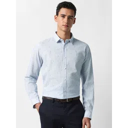 V Dot Men Slim Fit Textured Spread Collar Cotton Casual Shirt-picture-24