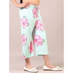 V-Mart Girls Printed Mid-Rise Regular Trousers image 4