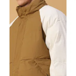 V-Mart Men Colourblocked Lightweight Puffer Jacket image 3