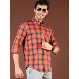V-Mart Men Spread Collar Tartan Checked Cotton Casual Shirt-picture-34