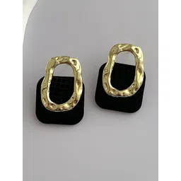 VAGHBHATT Geometric Studs Earrings-picture-36