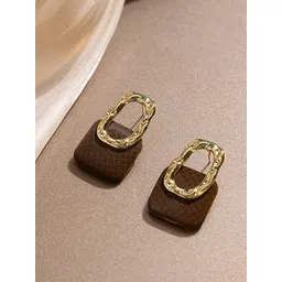VAGHBHATT Gold-Plated Square Shaped Studs-picture-24