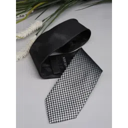 Van Heusen Black Embroidered Tie-picture-10