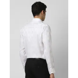 Van Heusen Men Regular Fit Spread Collar Checked Cotton Formal Shirt image 4