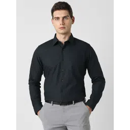 Van Heusen Men Slim Fit Solid Spread Collar Pure Cotton Formal Shirt-image-44