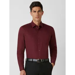 Van Heusen Men Spread Collar Solid Cotton Slim Fit Formal Shirt-picture-30