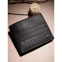 Van Heusen Men Textured Leather Two Fold Wallet-picture-39
