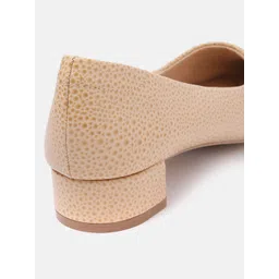 Van Heusen Woman Textured Block Heel Pumps With Metallic Detail image 5