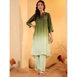 Varanga Green Ombre Dyed Mandarin Collar Sequinned Kurta With Trouser-picture-31
