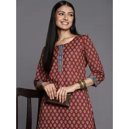 Varanga Women Maroon & Blue Ethnic Motifs Printed Gotta Patti Kurta-picture-31