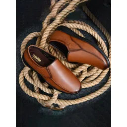 Vask Men Regular Slip-On Sneakers-picture-40