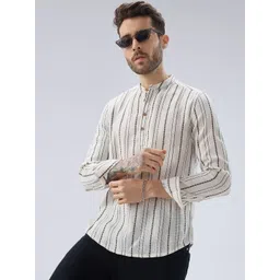 VASTRADO Men Thread Work Jacquard Kurta-picture-12