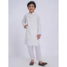 VASTRAMAY Boys White Cotton Solid Kurta Set-picture-12