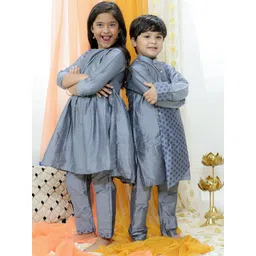 VASTRAMAY BoysEthnic Motifs Printed Angrakha Kurta With Pyjamas-picture-12