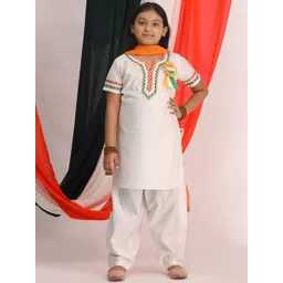VASTRAMAY Girls White Yoke Design Regular Gotta Patti Kurta & Patiala With Dupatta-picture-17