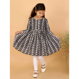 VASTRAMAY Kids Black & White Cotton Embroidered Kurta Set-picture-35