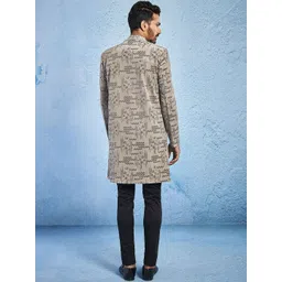 VASTRAMAY Men Embroidered Mandarin Collar Sherwani Set image 4