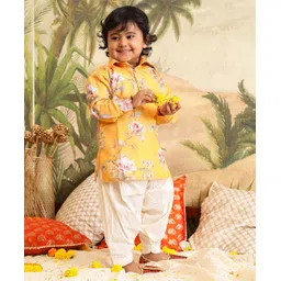 Vastramay Muslin Full Sleeves Seamless Floral Printed Kurta With Patiala Set - Yellow & Cream-picture-34