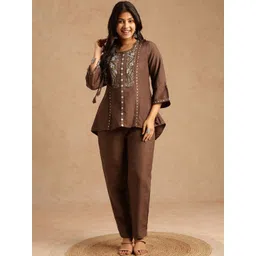 Vbuyz Floral Embroidered A-Line Linen Stitched Tunic With Trousers-picture-21