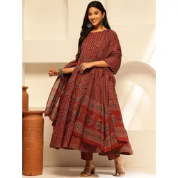 Vbuyz Floral Printed Round Neck Sequinned Pure Cotton Kurta With Trouser & Dupatta-picture-41