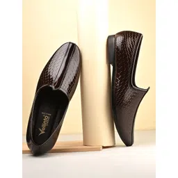 Vellinto Men Textured Slip-On Mojaris-picture-31