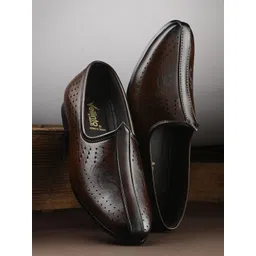 Vellinto Men Textured Sneakers-picture-12