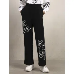 Vero Moda Black Blake Floral Relaxed Fit Sweatpant-picture-40