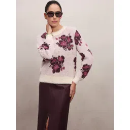 Vero Moda Women Floral Printed Pullover with Fuzzy Detail-picture-36