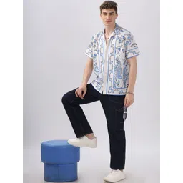 Vestirio Men Relaxed Floral Opaque Printed Casual Shirt-picture-32