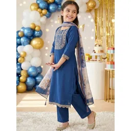 Vetrokart Girls Ethnic Motifs Embroidered Regular Thread Work Kurta with Trousers & With Dupatta-picture-10