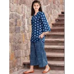 Vetrokart Girls Ethnic Motifs Printed Regular Kurti with Palazzos-picture-56