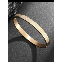 Vientiq Men Gold Bracelet-picture-22