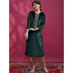 Vishudh Round Neck Yoke Design Thread Work Kurta-picture-26