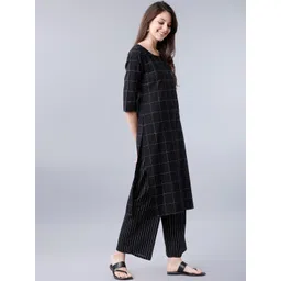 Vishudh Women Black & Off-White Checked Straight Kurta image 5