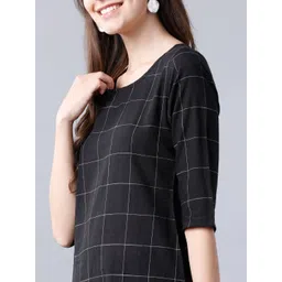 Vishudh Women Black & Off-White Checked Straight Kurta image 3