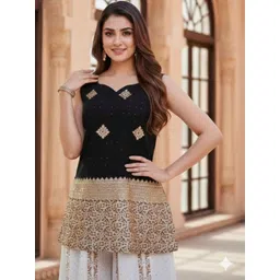 VISOKA Embroidered Sweetheart Neck Ethnic Top-picture-16