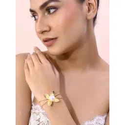 VOJ Gold Plated Flower Shaped with Pearl In Center Kada Bracelet for Women-picture-21