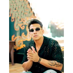 Voyage Unisex Black Lens & Gold-Toned Rectangle Sunglasses with UV Protected Lens-picture-16