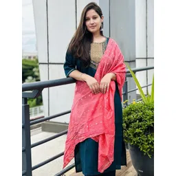 VredeVogel Women Floral Embroidered Kurta with Trousers & Dupatta-picture-13